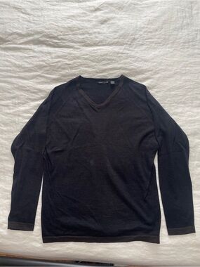 Agave Men's Black V-Neck Sweater